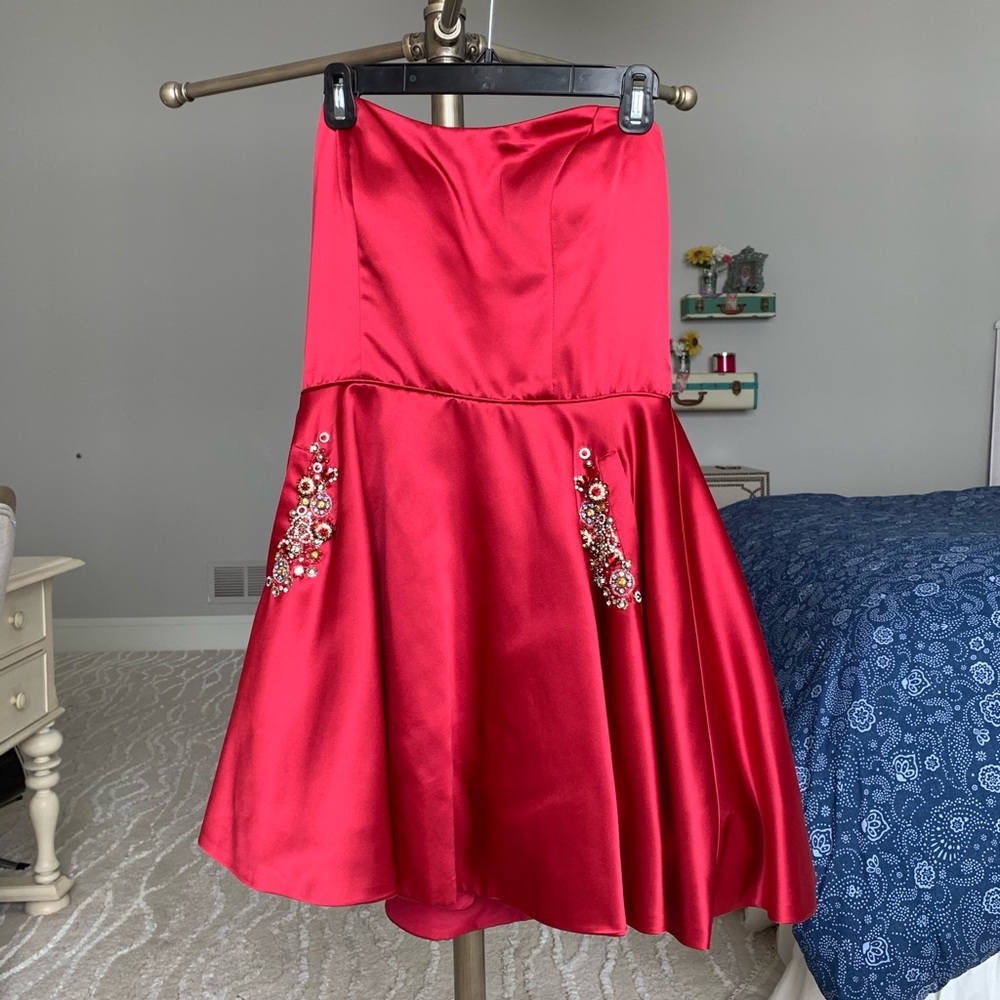 Short Red Beaded Pocket Sherri Hill